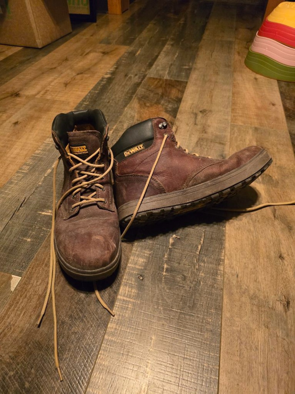 Dewalt work boot - Picture 2 of 6
